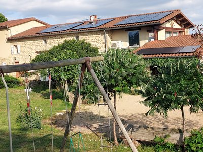 nombreux équipements pour enfants