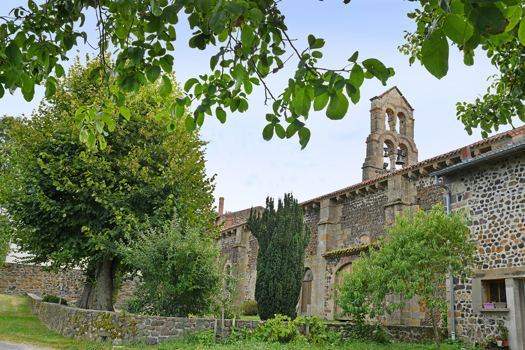 Eglise saint-jean-baptiste d'Esteil