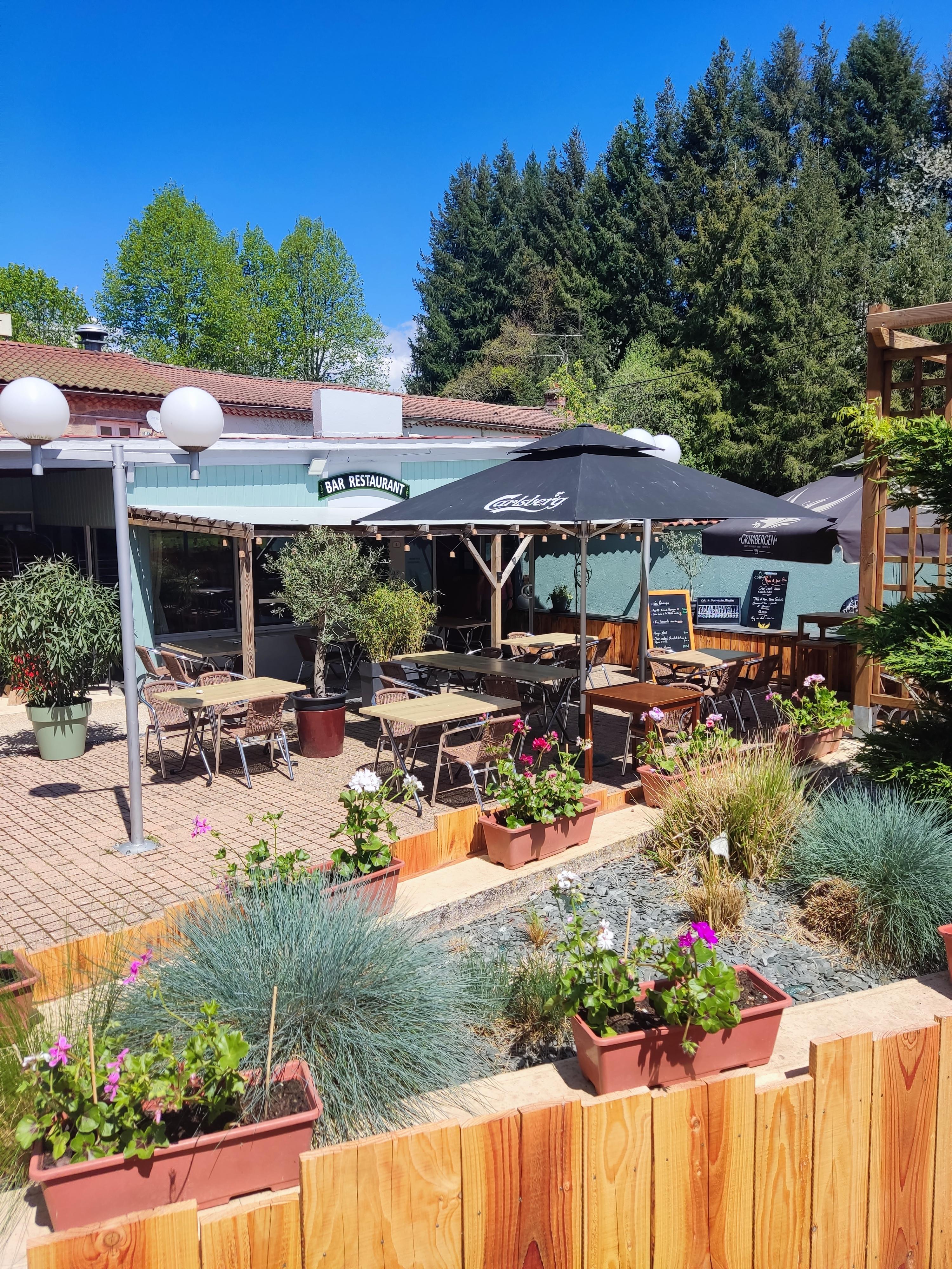 Terrasse coté bar