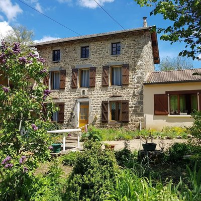 Quand on arrive, extérieur et jardin