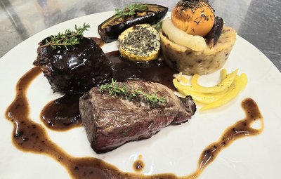 Boeuf en 2 façons à l'Auberge de la Source Chaméane