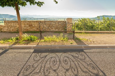 A l'ombre d'un banc